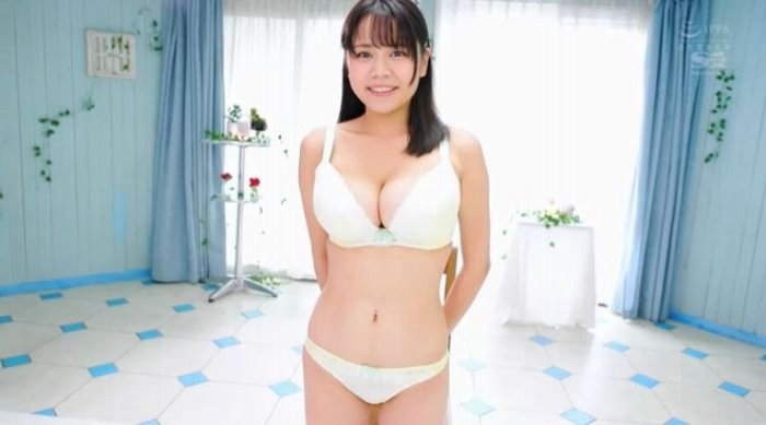 Lカップ爆乳AV女優『田野憂』の下着姿